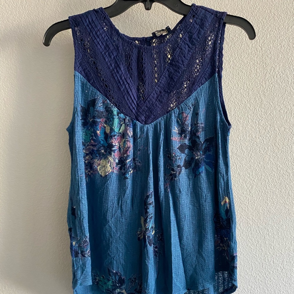 🌵3 for $25🌵Lucky Brand Floral Print Crochet Tank